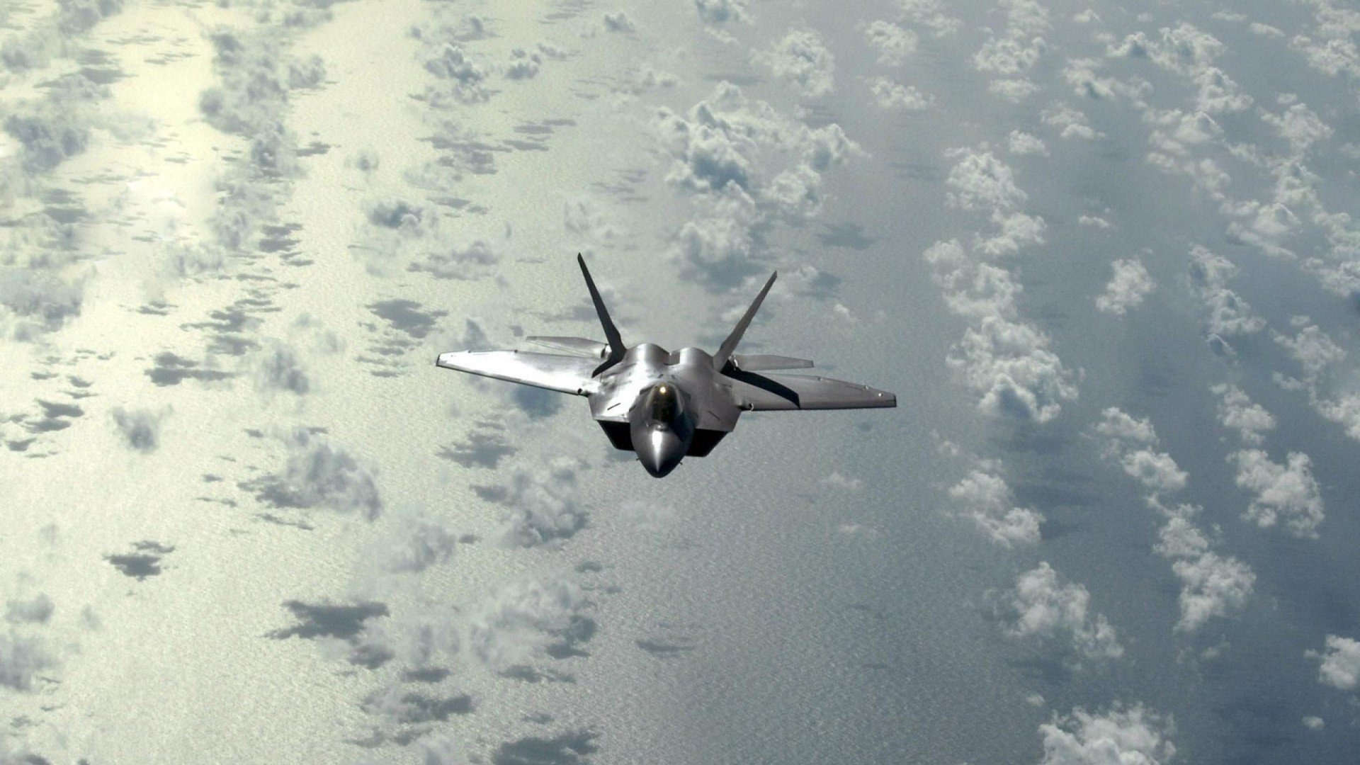 乐鱼体育app网址-2025轻艇马拉松：湖上竞技显英姿，赛艇马拉松